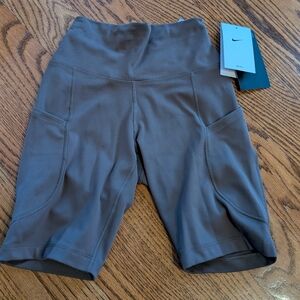 NEW! Nike Women’s High-Rise Pocket Bike Shorts — Gray Size XS